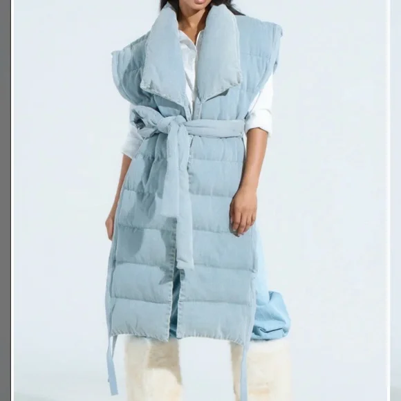 AKIRA Light Blue Sleeveless Puffer Coat - Picture 2 of 4
